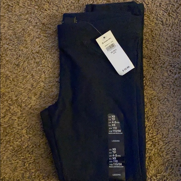 Girls Gap jeans barely used to new. - Picture 6 of 6